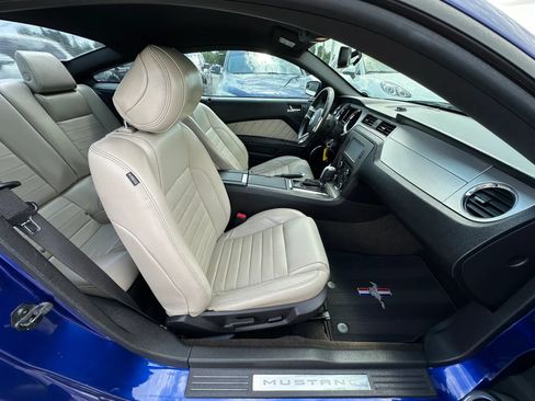 Used 2013 Ford Mustang GT Premium w/ Comfort Pkg RWD image 27