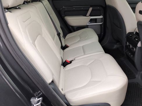 Used 2024 Land Rover Defender 130 S image 21