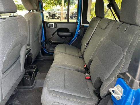 Used 2024 Jeep Wrangler Unlimited Sport AWD/4WD image 32