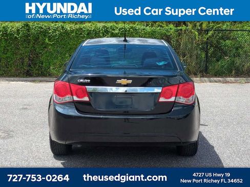 Used 2012 Chevrolet Cruze LS w/ Connectivity Package FWD image 4