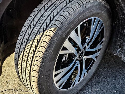 Used 2025 Mercedes-Benz GLA 250 4MATIC image 8