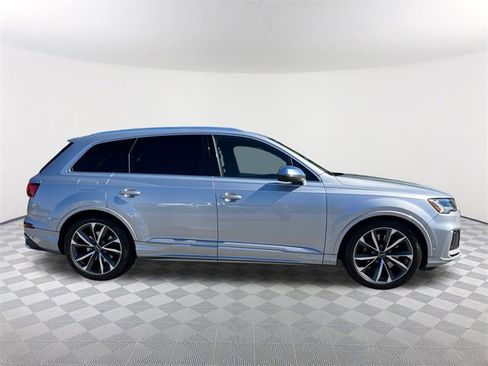 Used 2022 Audi SQ7 Premium Plus w/ SQ7 Executive Package image 4