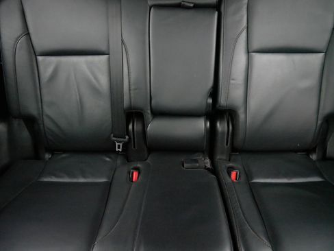 Used 2018 Toyota Highlander XLE image 13