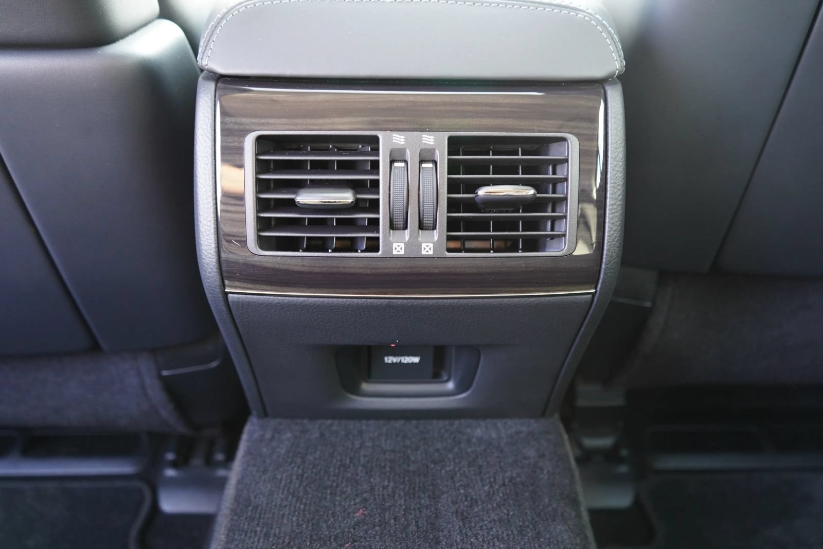 Used 2016 Lexus LS 460 RWD image 19