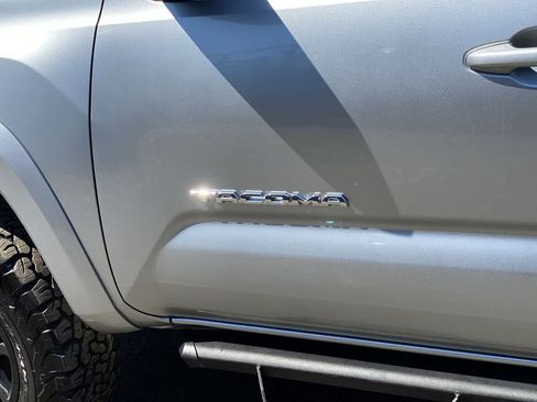 Used 2023 Toyota Tacoma TRD Sport w/ TRD Premium Sport Package AWD/4WD image 10