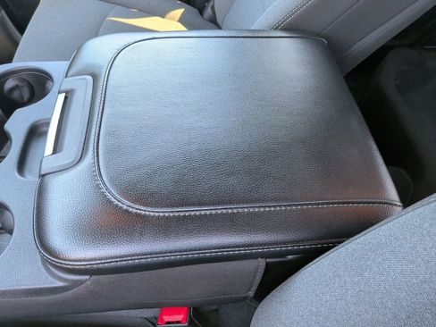 Used 2024 RAM 2500 Tradesman w/ Chrome Appearance Group image 33