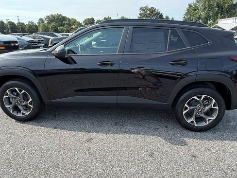 New 2026 Chevrolet Trax LT w/ Driver Confidence Package FWD image 11