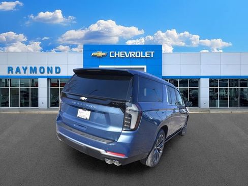 New 2026 Chevrolet Suburban High Country AWD/4WD image 4