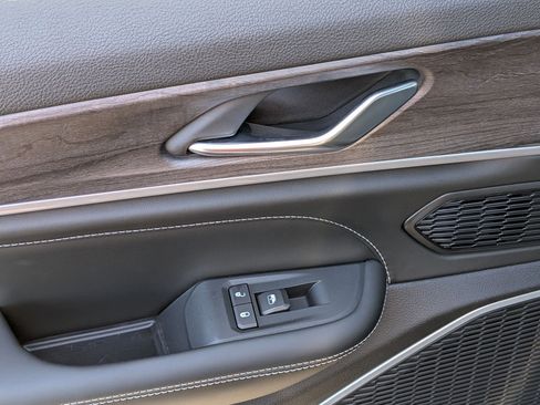 New 2026 Jeep Grand Cherokee Limited AWD/4WD image 25