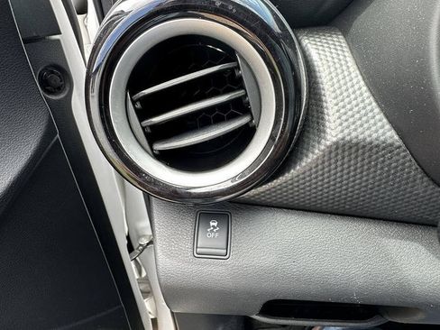 Used 2019 Nissan Kicks SV FWD image 22