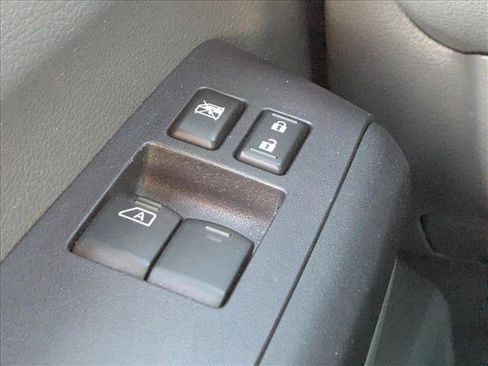 Used 2019 Nissan NV 3500 SL image 26