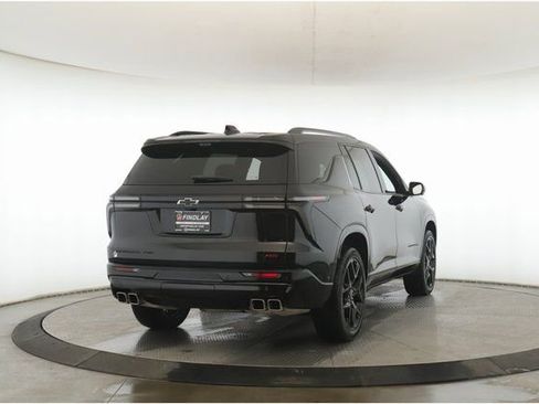 Used 2025 Chevrolet Traverse RS image 7