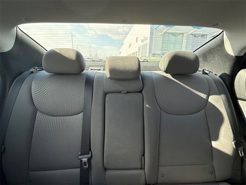 Used 2015 Hyundai Elantra SE w/ Option Group 02 image 16