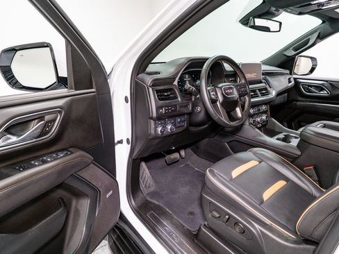 Used 2024 GMC Yukon XL AT4 image 12