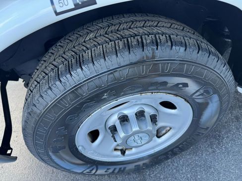 Used 2014 Chevrolet Express 2500 image 26