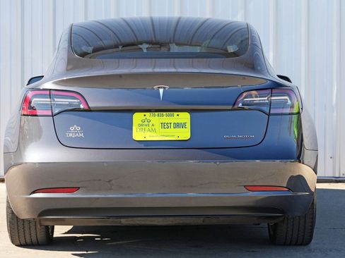 Used 2022 Tesla Model 3 image 11