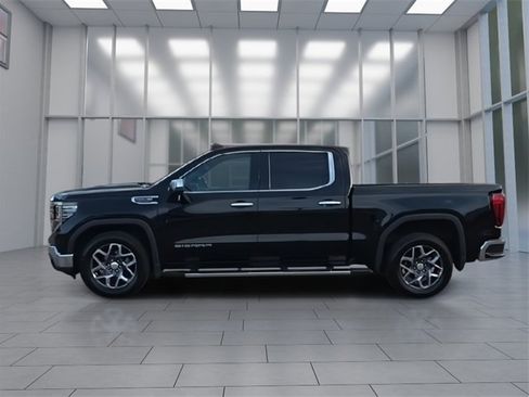 Used 2022 GMC Sierra 1500 SLT w/ SLT Convenience Package image 5