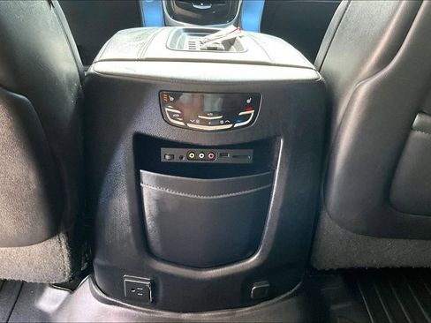 Used 2016 Cadillac Escalade Luxury AWD/4WD image 11