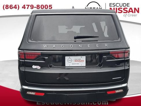 Used 2024 Jeep Wagoneer L Series II w/ Flexible Seating Group AWD/4WD image 4