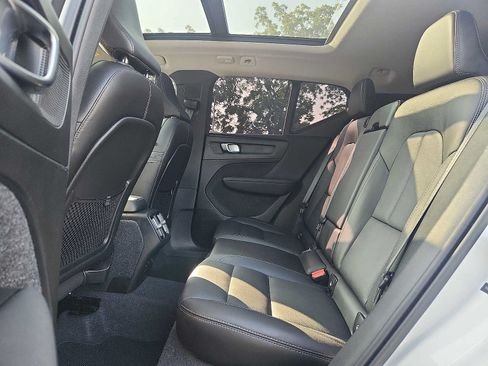Certified 2024 Volvo XC40 B5 Plus w/ Protection Package Premier AWD/4WD image 10