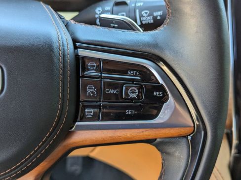Used 2024 Jeep Grand Cherokee L Summit AWD/4WD image 39