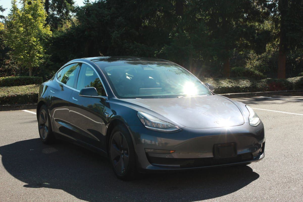 Used 2019 Tesla Model 3 Long Range AWD/4WD image 3