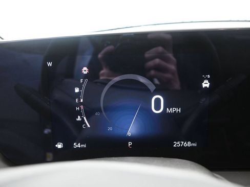 Used 2024 Buick Encore GX Avenir w/ Avenir Convenience Package FWD image 23