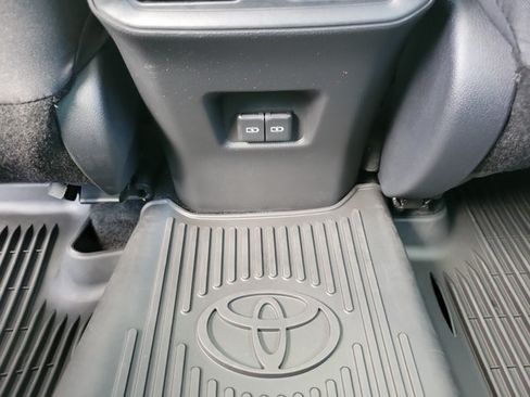 Used 2025 Toyota RAV4 XLE w/ Convenience Package FWD image 10