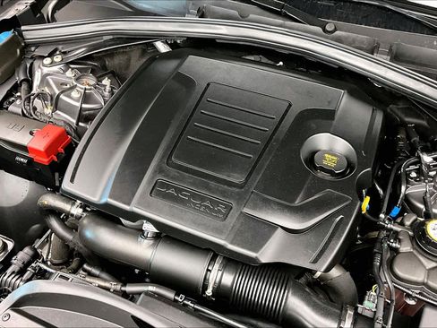 Used 2019 Jaguar F-PACE Premium image 60