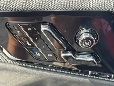 Certified 2025 Cadillac Optiq Sport 2 w/ LPO, Floor Liner Package AWD/4WD image 16