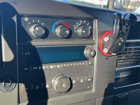 Used 2018 Chevrolet Express 2500 Extended image 22