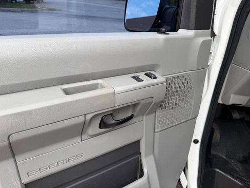 Used 2013 Ford E-250 and Econoline 250 w/ PWR Group RWD image 21