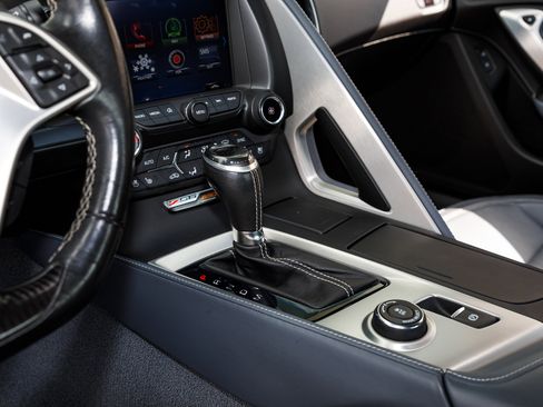 Used 2015 Chevrolet Corvette Z06 w/ 2LZ Preferred Equipment Group image 28