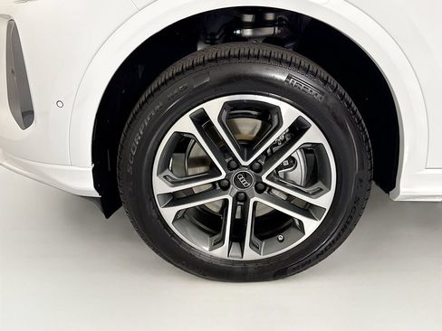 Used 2026 Audi Q5 Premium AWD/4WD image 32