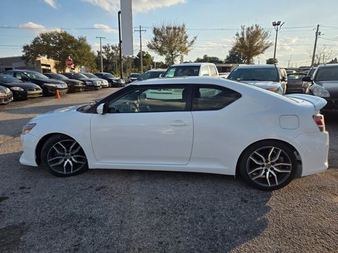 Used 2015 Scion tC image 4