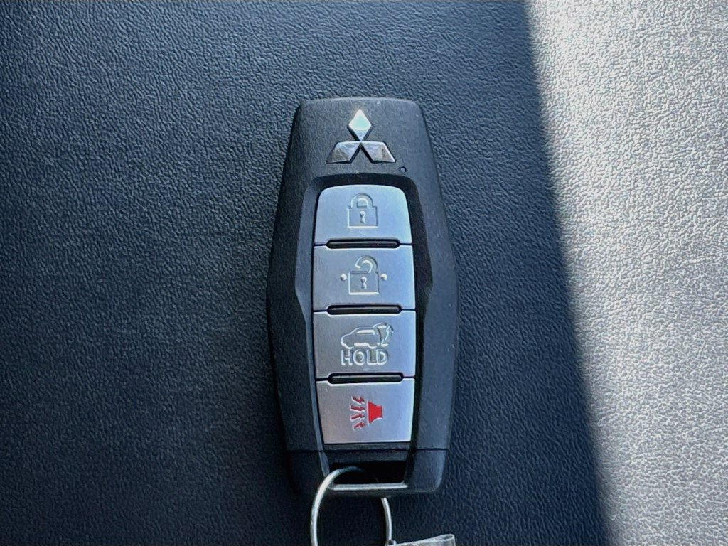 Used 2023 Mitsubishi Outlander SE AWD/4WD image 31