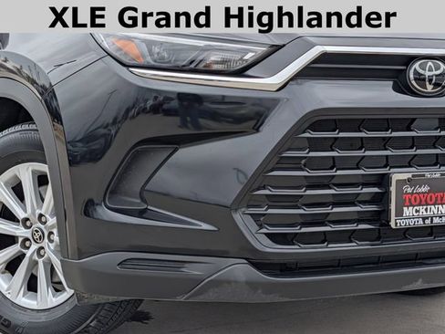 Used 2025 Toyota Grand Highlander XLE image 3
