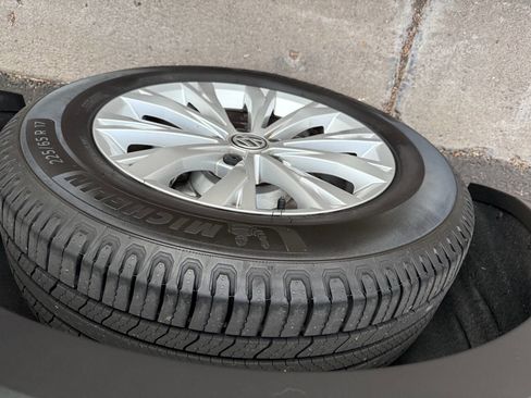 Used 2019 Volkswagen Tiguan S image 12