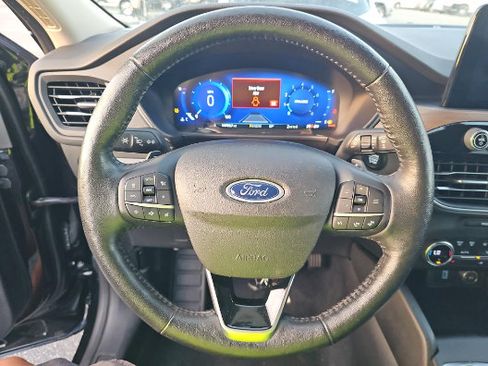 Used 2020 Ford Escape Titanium AWD/4WD image 5