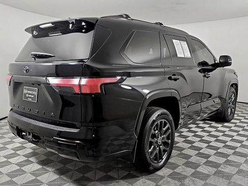 Used 2024 Toyota Sequoia Platinum AWD/4WD image 4