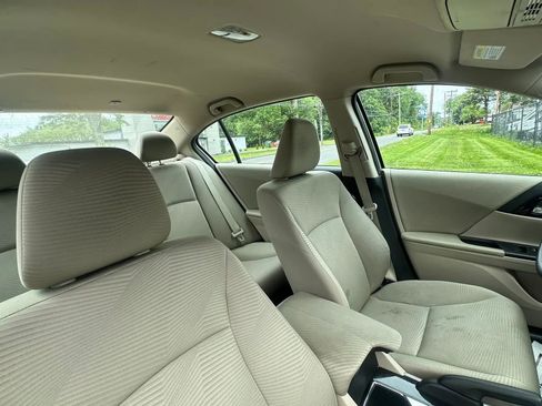 Used 2016 Honda Accord LX image 29