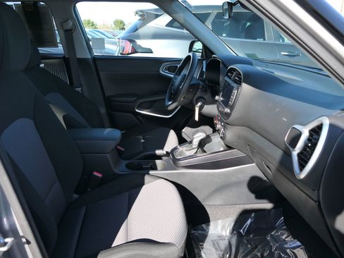 Used 2023 Kia Soul LX image 26