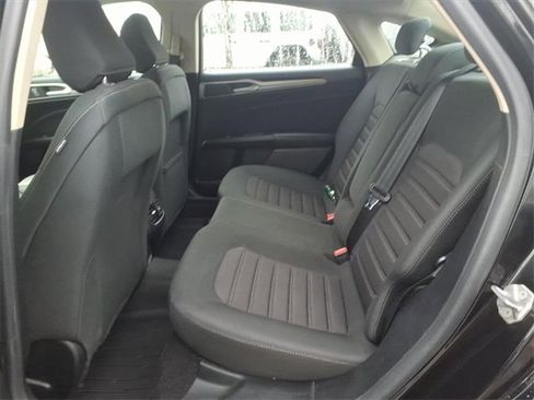 Used 2020 Ford Fusion SE image 13