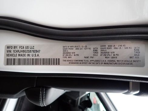 New 2025 Jeep Grand Cherokee Limited w/ MOPAR Finishing Package AWD/4WD image 16