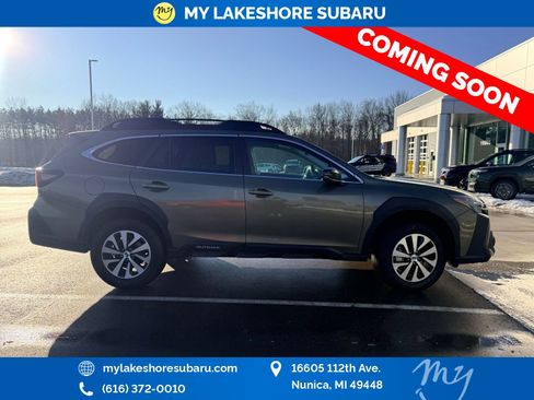 Used 2025 Subaru Outback Premium image 10
