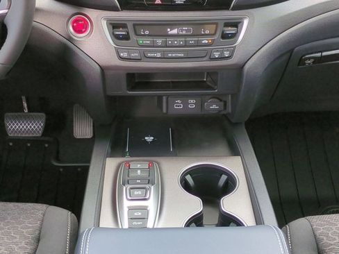 New 2025 Honda Ridgeline Sport image 17