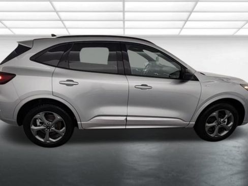 Certified 2024 Ford Escape ST-Line w/ Tech Pack #1 AWD/4WD image 9