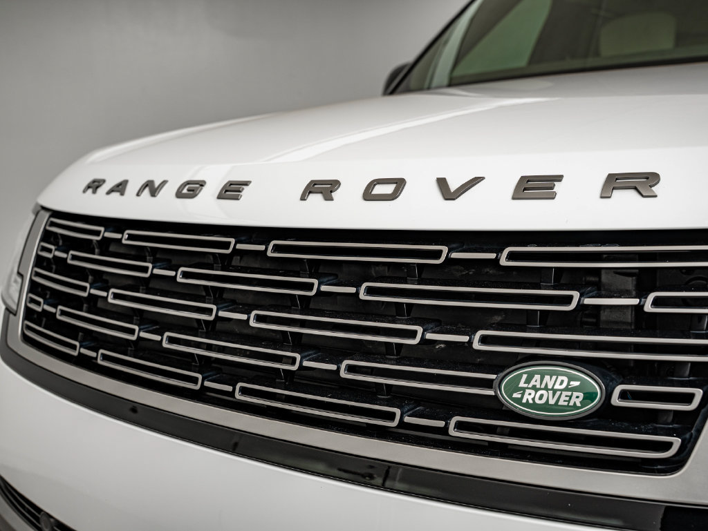 Used 2025 Land Rover Range Rover Autobiography AWD/4WD image 12