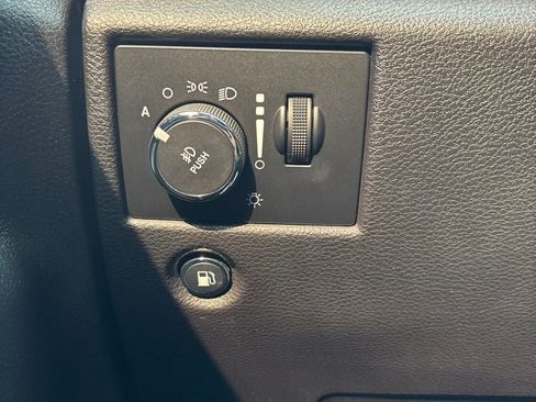 Used 2021 Jeep Grand Cherokee Limited AWD/4WD image 16