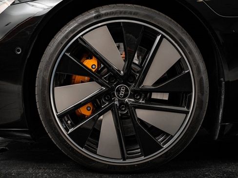 Used 2022 Audi RS e-tron GT w/ Carbon Performance Package image 13